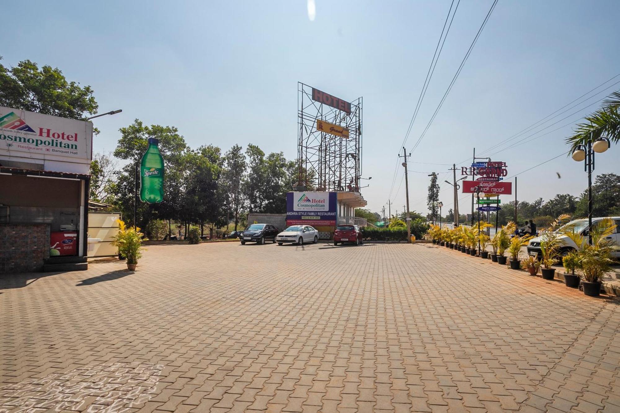Collection O Cosmopolitan Hotel Devanahalli Exterior foto